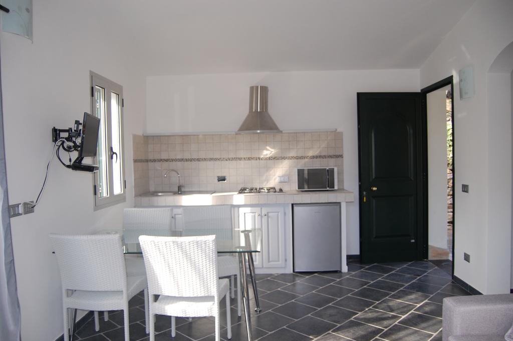 Casa Vacanze Gli Ulivi Borgomaro Room photo