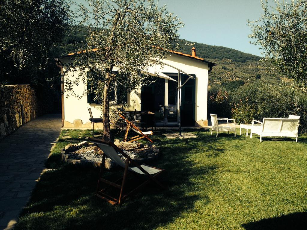 Casa Vacanze Gli Ulivi Borgomaro Room photo